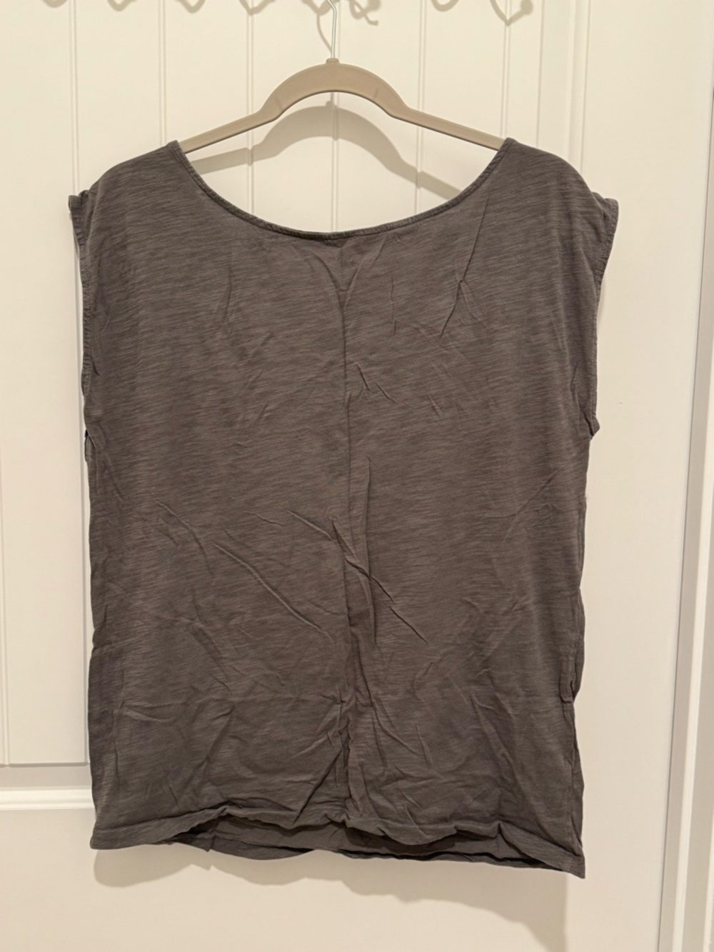 Ann Taylor LOFT Large Gray Sleeveless Ruffle Fringe Tank - Picture 3 of 3